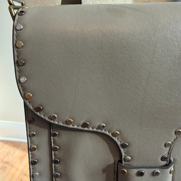 rebecca minkoff | crossbody / shoulder bag in taupe leather with studs - Picture 2 of 7